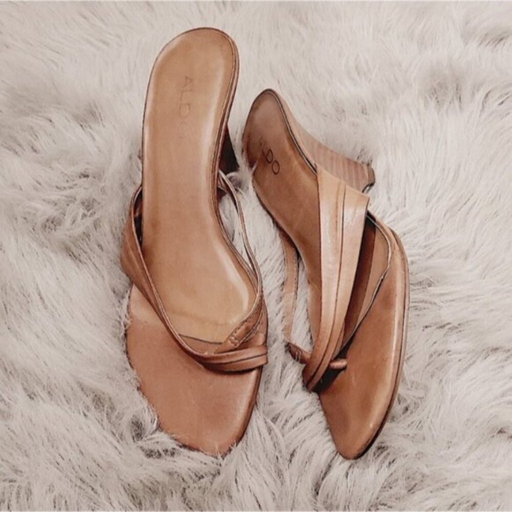Vintage Slip on Kitten heel leather Sandal